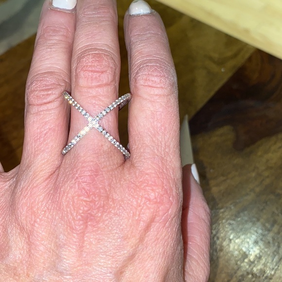Fashion ring in silver playing with cubic zirconia NWT - Picture 2 of 2